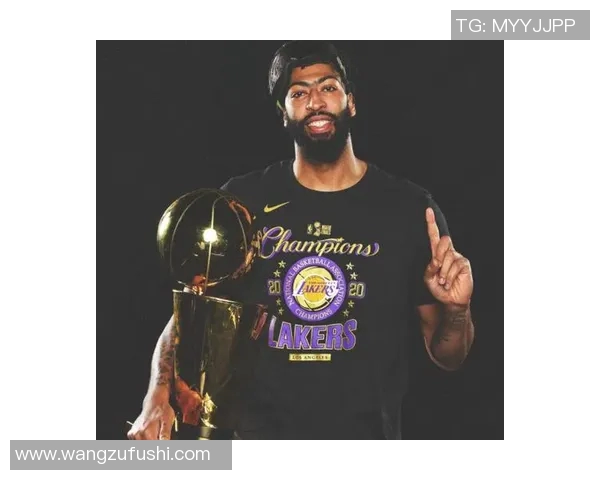 篮球八卦月度最佳球员荣誉加冕 实力与话题并重成就非凡